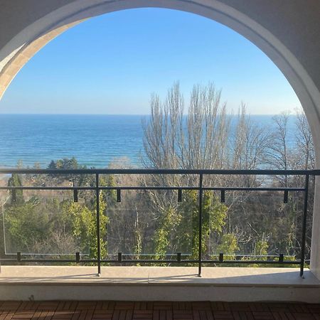 Queen'S Garden Balchik Apartment Bagian luar foto