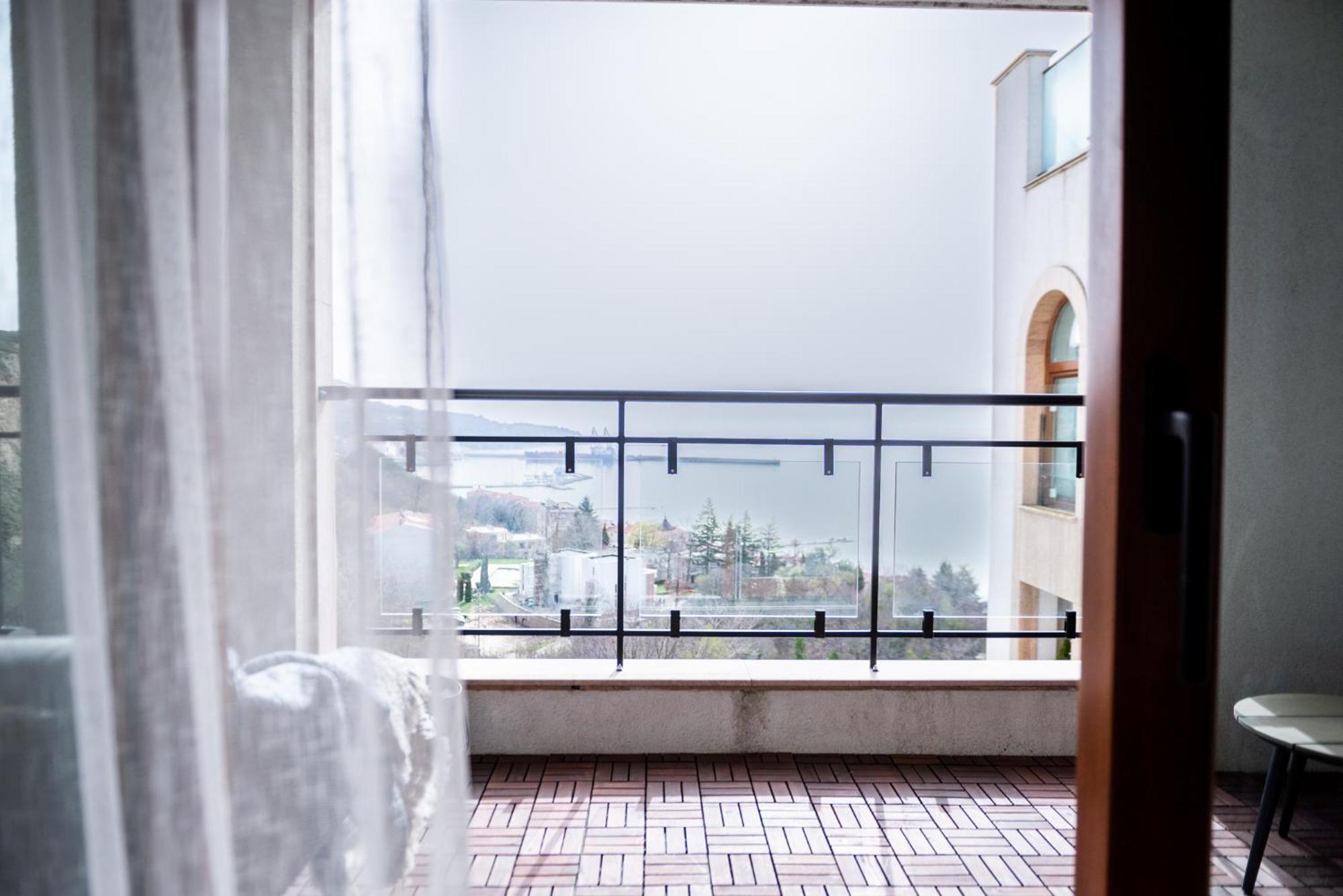 Queen'S Garden Balchik Apartment Bagian luar foto