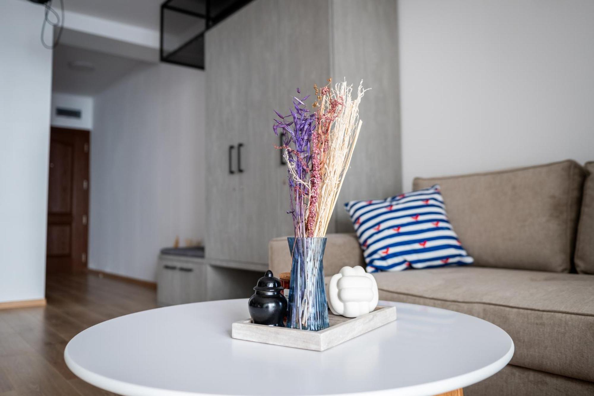 Queen'S Garden Balchik Apartment Bagian luar foto