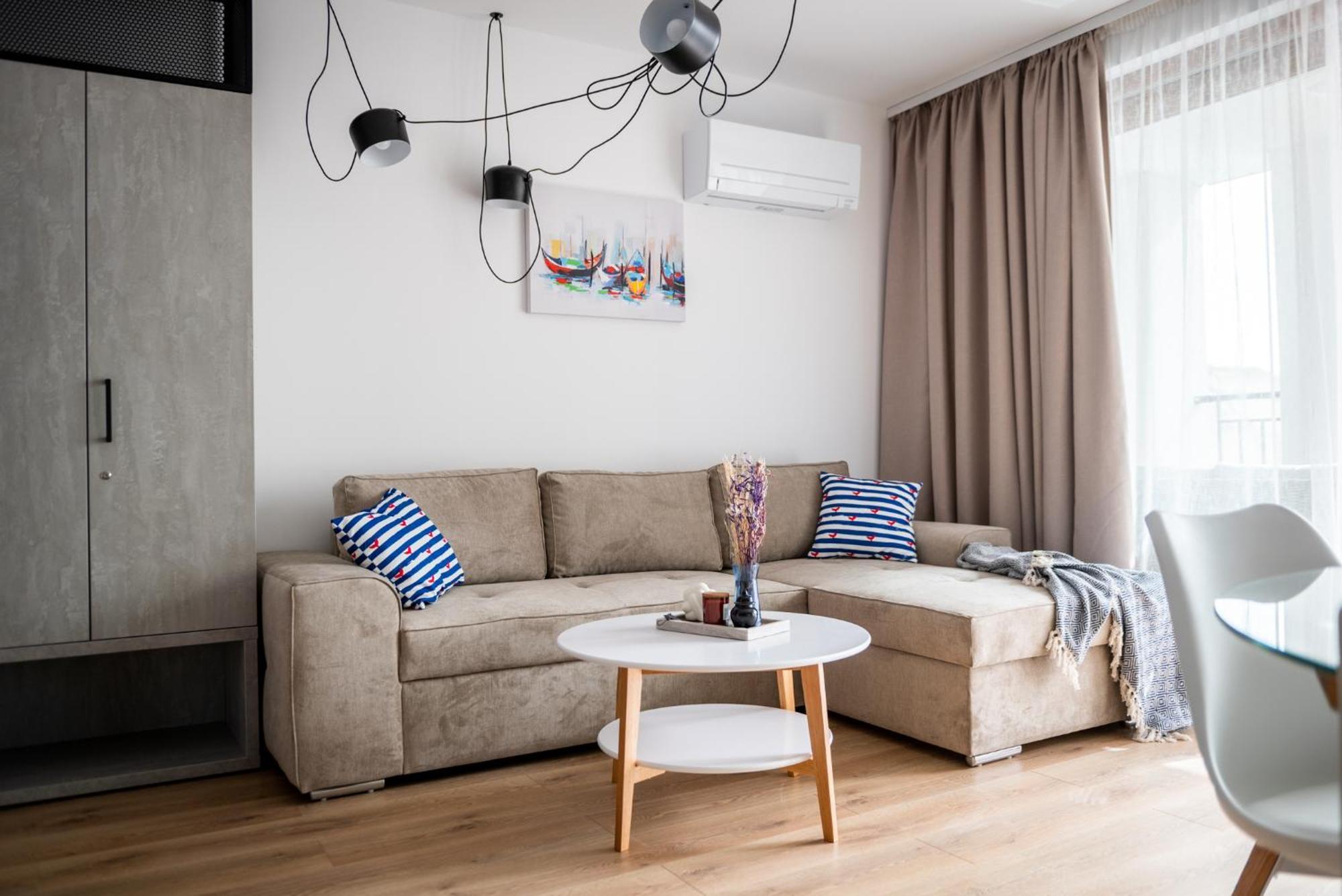Queen'S Garden Balchik Apartment Bagian luar foto