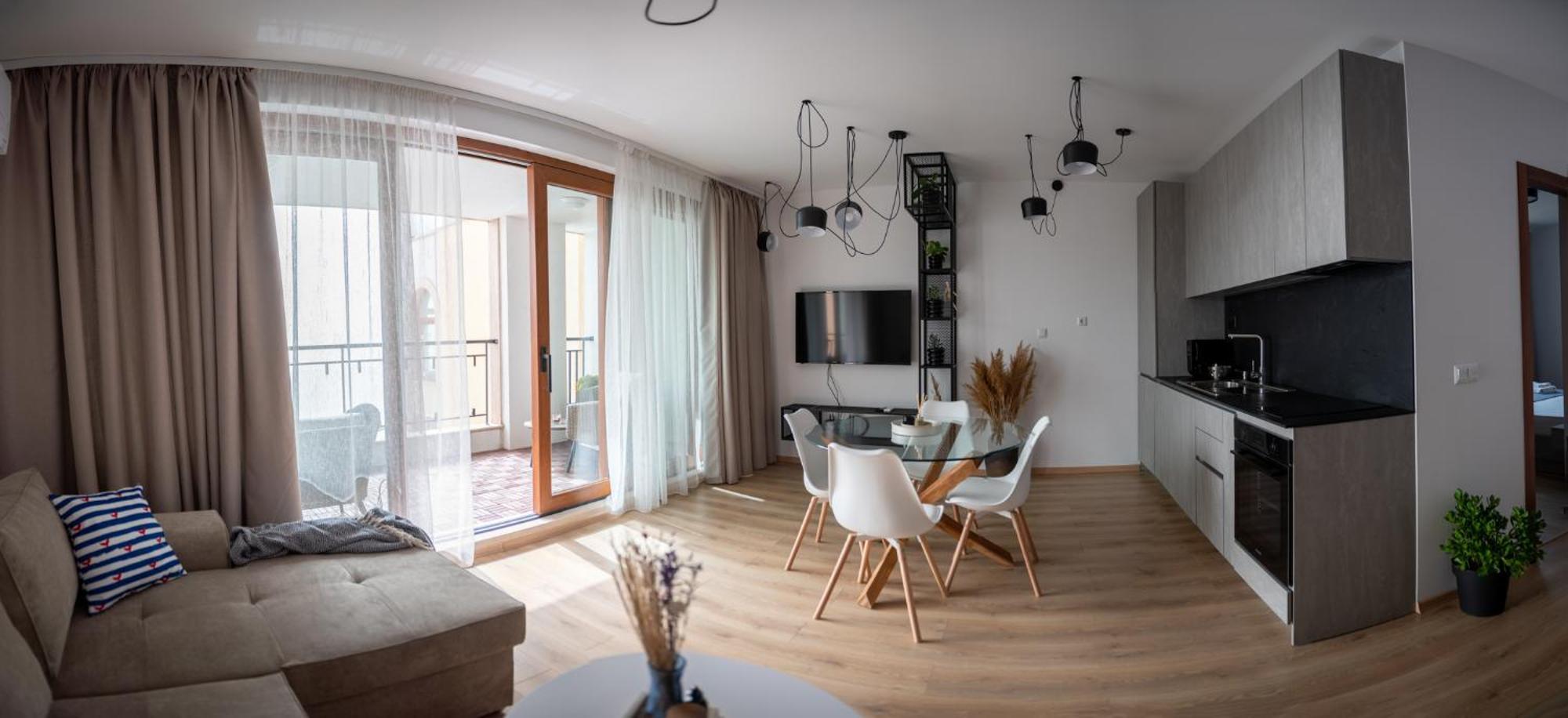 Queen'S Garden Balchik Apartment Bagian luar foto