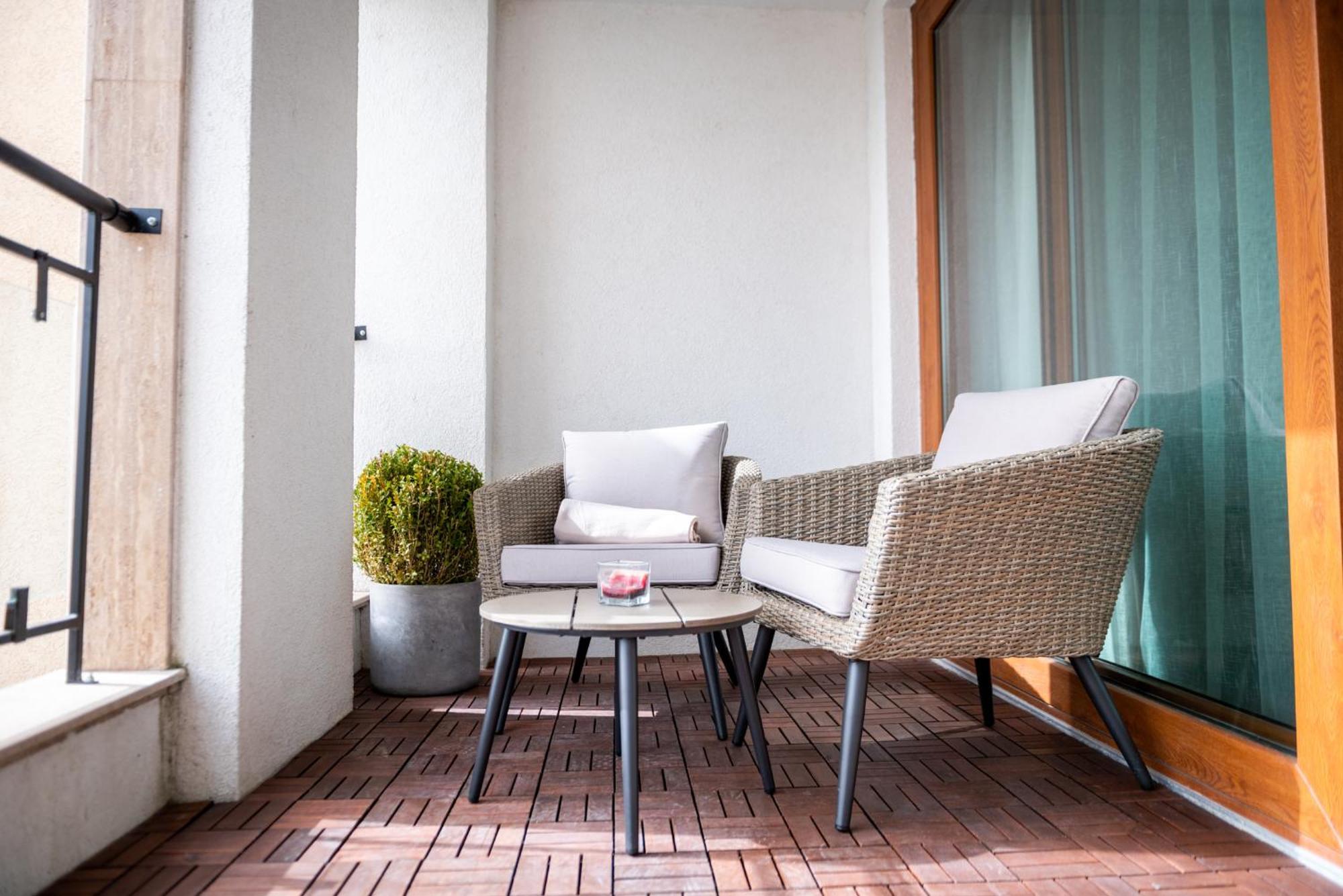 Queen'S Garden Balchik Apartment Bagian luar foto