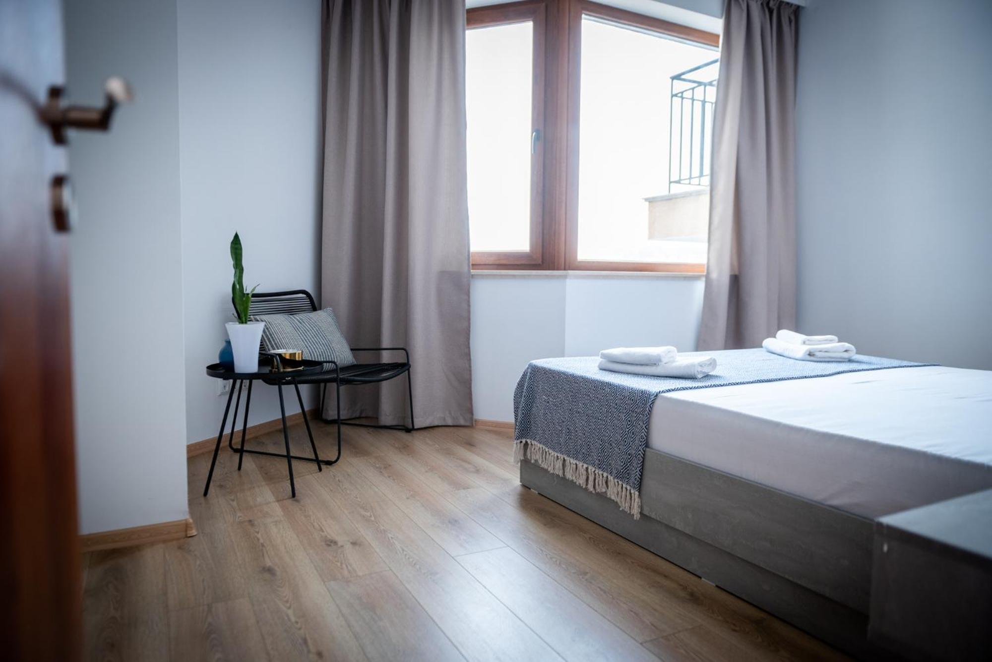 Queen'S Garden Balchik Apartment Bagian luar foto