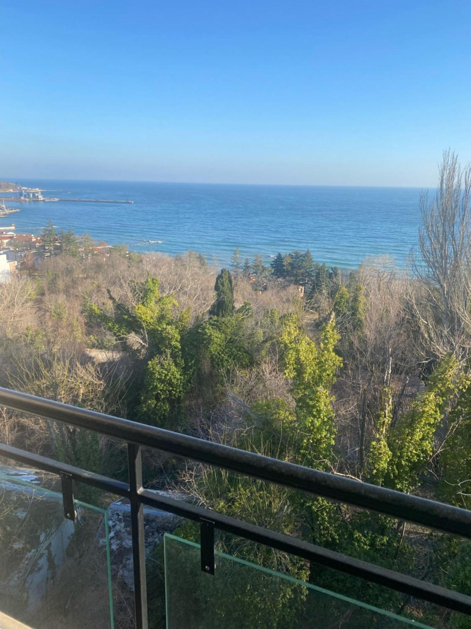 Queen'S Garden Balchik Apartment Bagian luar foto
