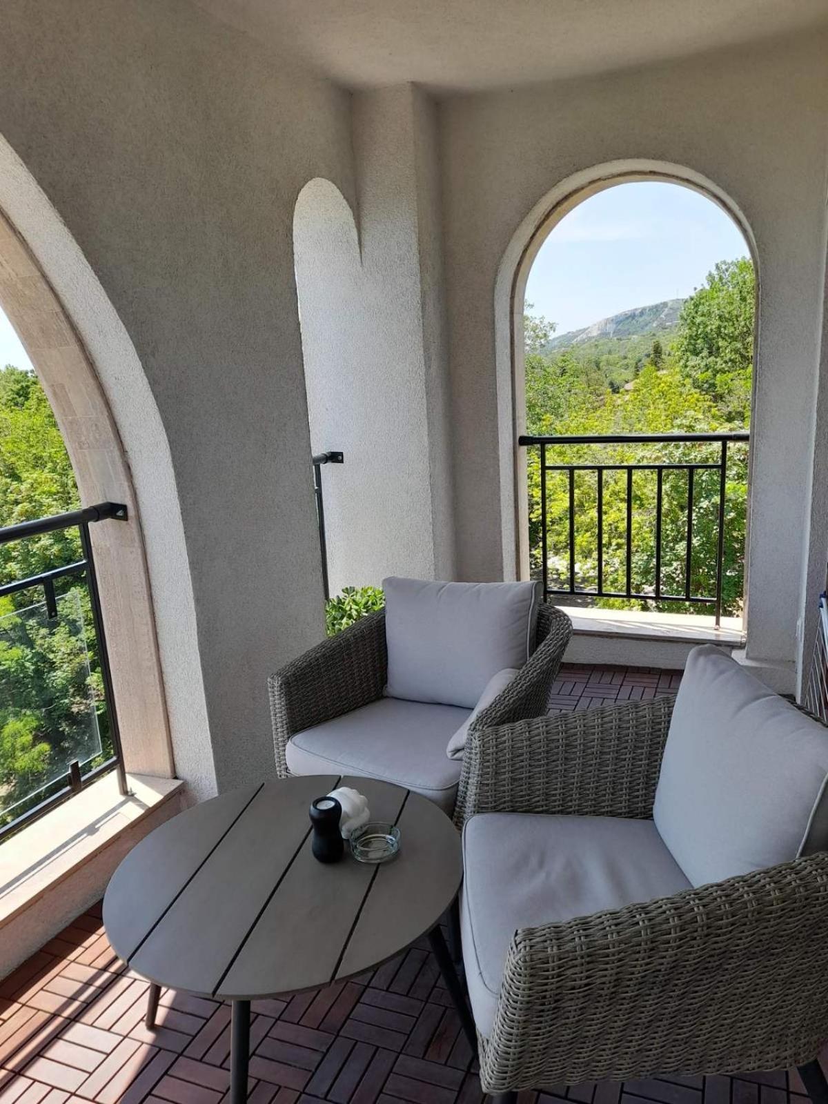 Queen'S Garden Balchik Apartment Bagian luar foto